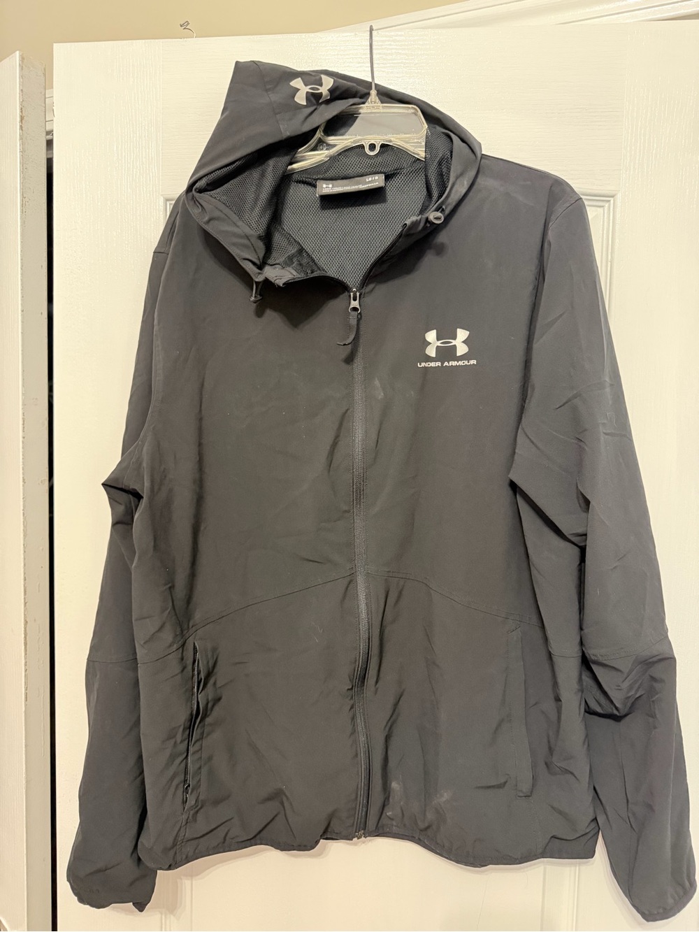 Under Armour Men's Black Hooded Windbreaker Jacket